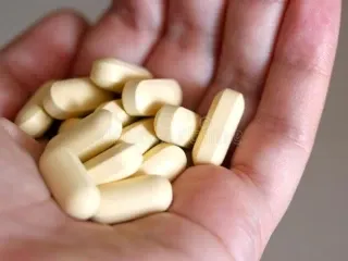 Doxylamine Succinate 10mg with Pyridoxine Hcl 10mg with Folic Acid 2.5mg Tablet Manufacturer, Supplier & Exporter
